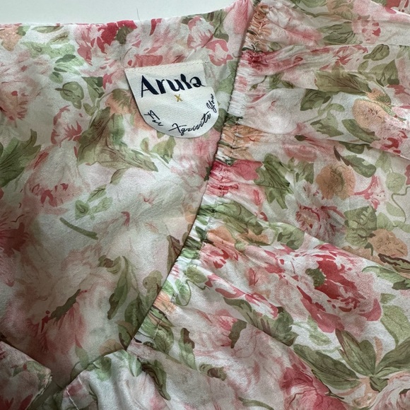 NWT Arula Crop Puff Sleeve Floral Top - Picture 2 of 6
